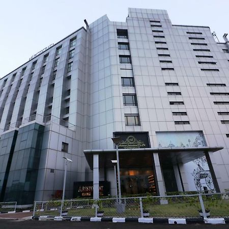 Aristocrat Hotel Kolkata Bagian luar foto