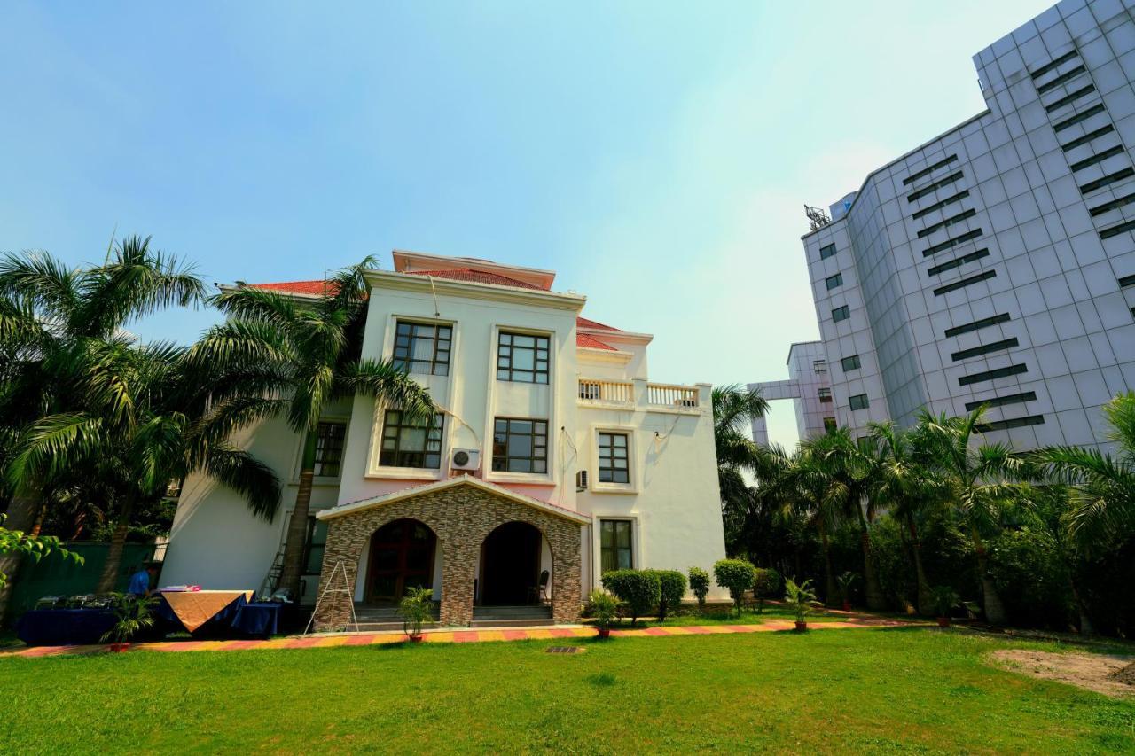 Aristocrat Hotel Kolkata Bagian luar foto