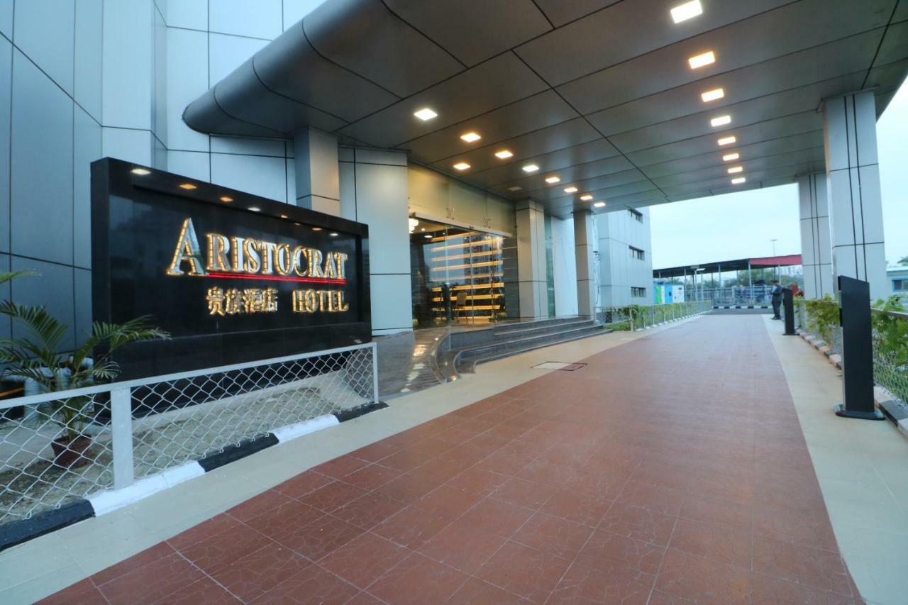 Aristocrat Hotel Kolkata Bagian luar foto